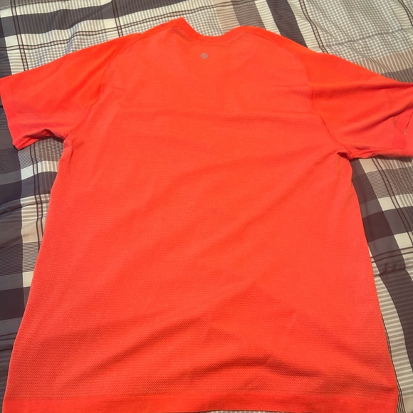 Lululemon Metal Vent Tech Shirt - Picture 3 of 3